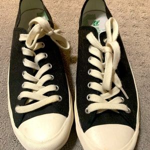 New PF Flyers size 9.5